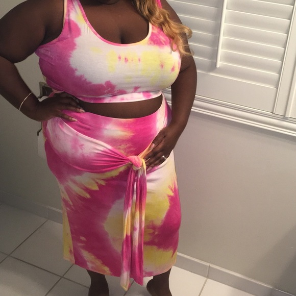 Dresses & Skirts - Plus size 2 piece set